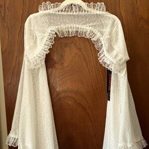 Romwe Lace Shrug with Bell Sleeves Size L NWT